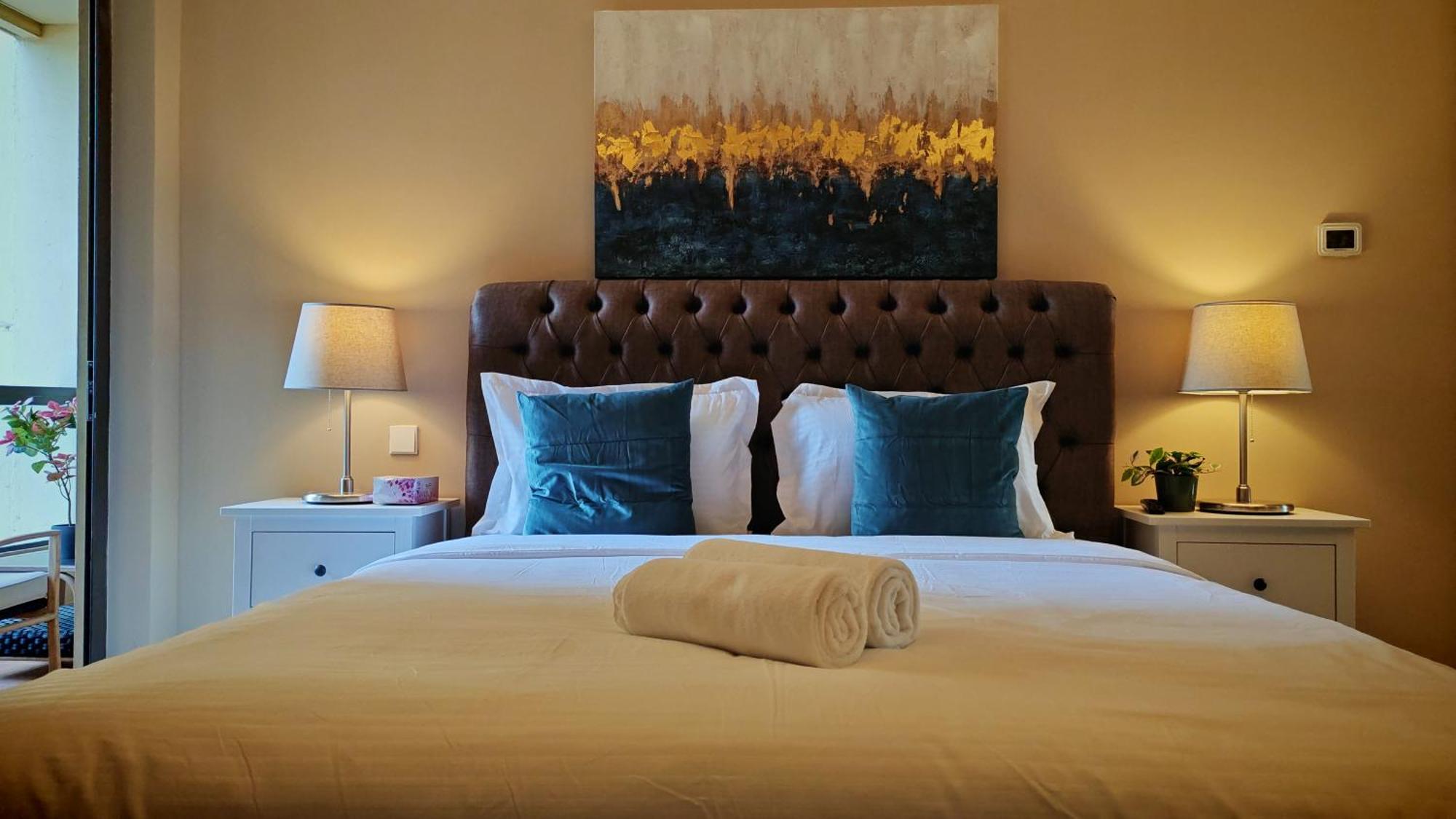 Apartment Modern, Spacious, Luxe 5Br Plus Maid Condo In Jbr, Near Jbr Beach, Marina View, By La Buena Vida Holiday Homes