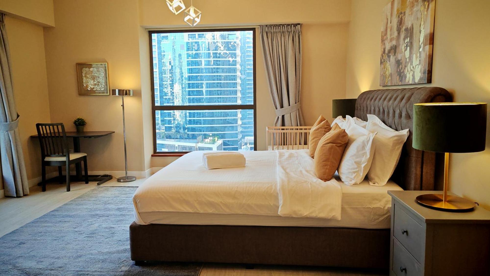 Apartment Modern, Spacious, Luxe 5Br Plus Maid Condo In Jbr, Near Jbr Beach, Marina View, By La Buena Vida Holiday Homes Dubai